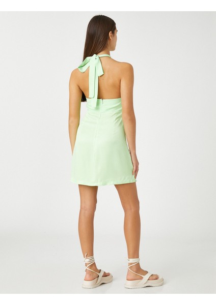 Halter Yaka Elbise Pencere Detaylı Mini