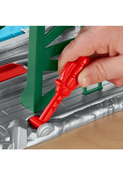 Thomas Friends Fisher Price Thomas ve Arkadaşları Vinç Cranky Oyun Seti GPD85