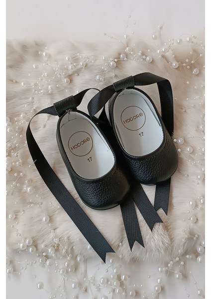 Bebek Babet Siyah Deri El Yapımı Yumuşak ve Nefes Alabilir 1 Adet