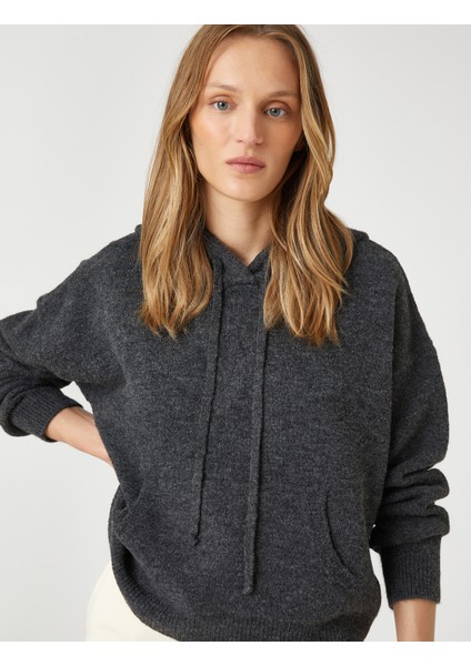 Oversize Triko Kazak Kapüşonlu Kanguru Cepli