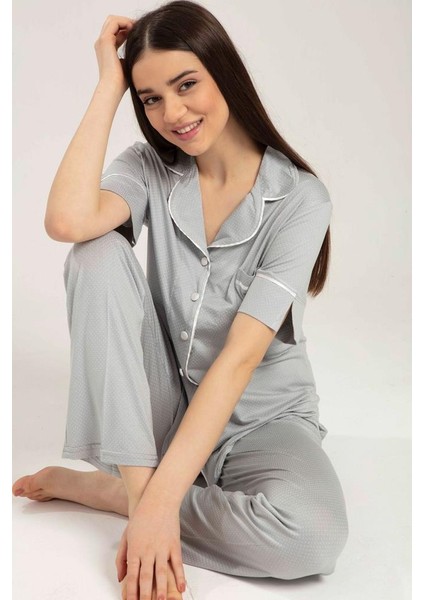 5200 Gri Noktalı Önden Düğmeli Lohusa Pijama Tk