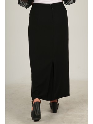 Butik Tesettür Büyük Beden Kapalı Yırtmaçlı Astarlı Krep Etek Kadınlar İçin Şık Tasarım