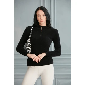 Kadın Siyah Tüylü, Sakallı Ipten Triko Kazak