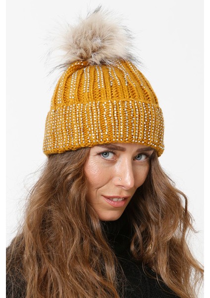 Taşlı Katlamalı Örgülü Bere Ponponlu Kadın Kışlık Renkli Örgü Şapka modelleri