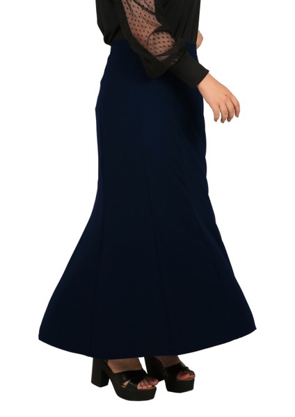 Kloş Kadın Eteği 8 Parçalı Krep Kumaşla Zarif ve Rahat Kullanım Sunar