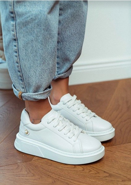 Beyaz Bağcıklı Inci Detaylı Kalın Taban Spor Ayakkabı fiyatları