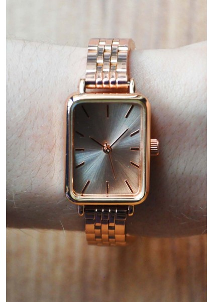 Rose Renk Şık Küçük Minimal Kasa Vintage Kadın Kol Saati SU-539-001