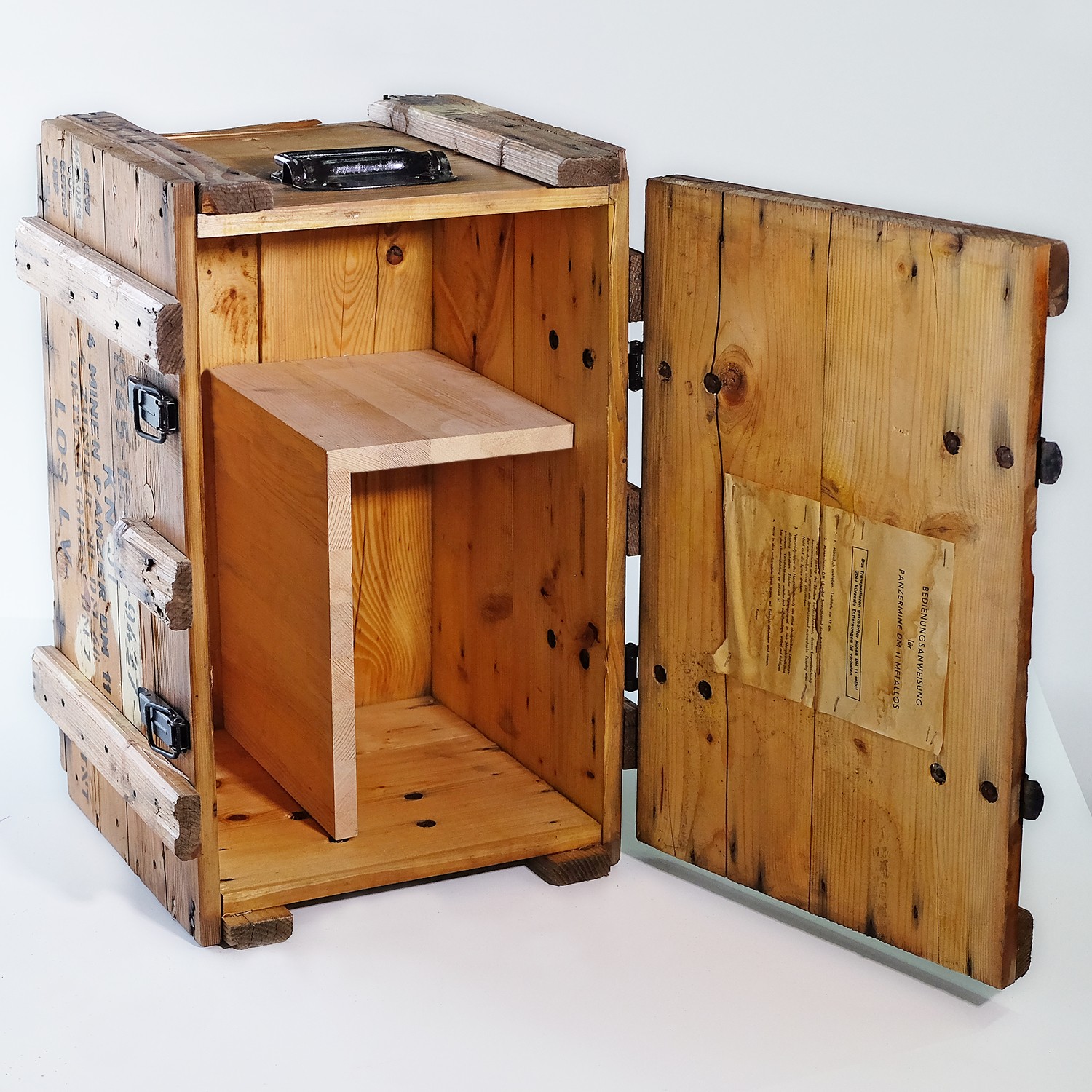 Endustriyel Mobilya Endüstriyel Mobilya Mühimmat Sandığı