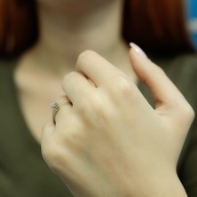 Lova 0,30 Karat Tektaş Görünümlü Pırlanta Yüzük 1020166