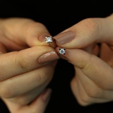 Lova 0,40 Karat Pırlanta Tektaş Küpe 3010002
