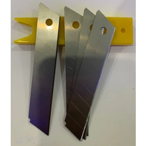 Real Özs Maket Bıçak Yedeği 18 mm  100'lü