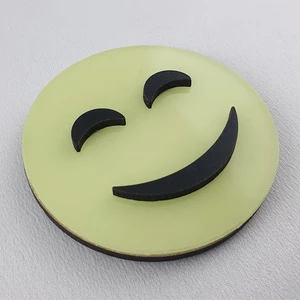 Fosforlu Emoji ( Karanlıkta Parlar ) Fosforlu Duvar Süsü, 6,5 cm