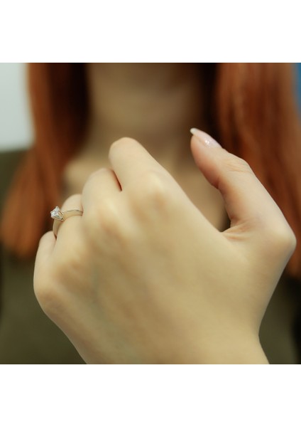 Lova E Renk 0,33 Karat Pırlanta Tektaş Yüzük 1030059 modelleri
