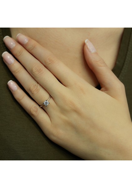Lova G Renk 0,45 Karat Pırlanta Tektaş Yüzük 1030009 fırsatları