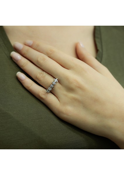 Lova 0,72 Karat Pırlanta Beştaş Yüzük 1020186 fırsatları