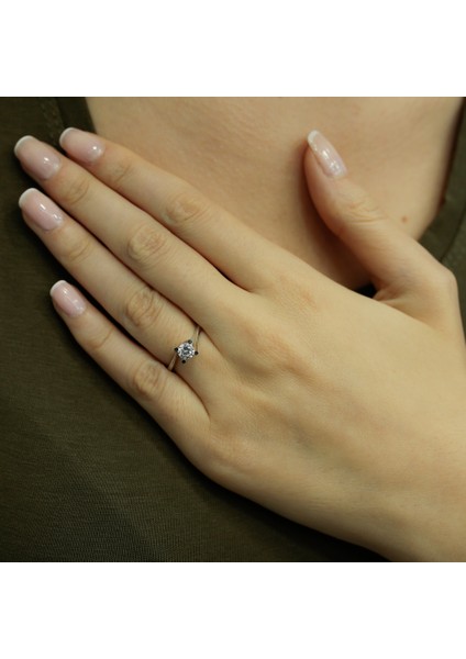 Lova G Renk 0,45 Karat Pırlanta Tektaş Yüzük 1060054 fırsatları