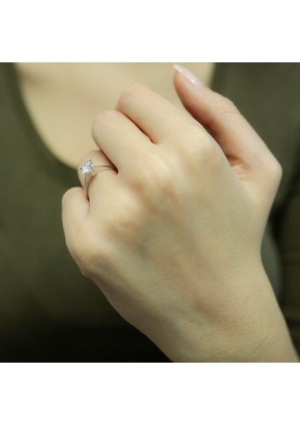 Lova G Renk 0,65 Karat Pırlanta Tektaş Yüzük 1030005 modelleri