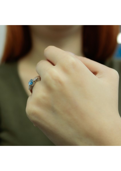 lı Oval Blue Topaz Yüzük 1050215 modelleri