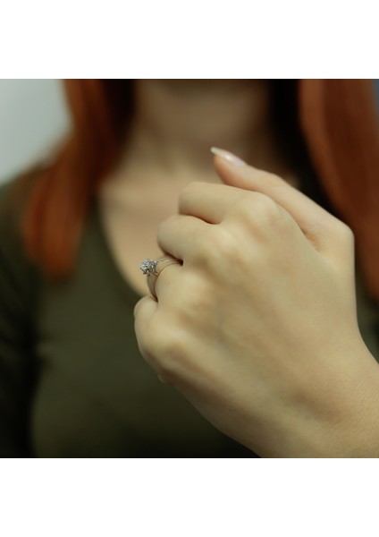 Lova D Renk 0,29 Karat Pırlanta Tektaş Yüzük 1020223 modelleri