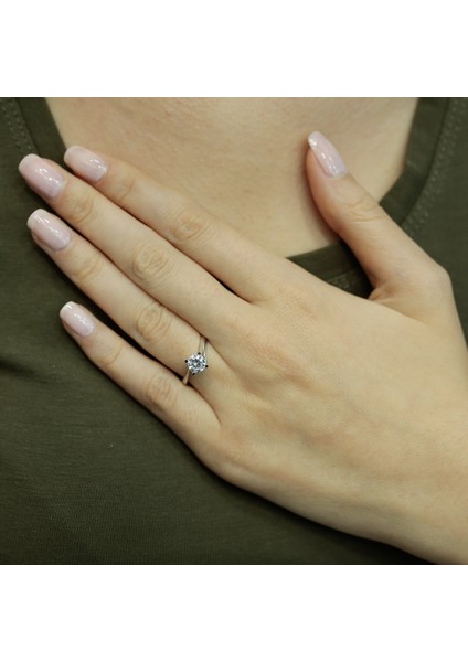 Lova G Renk 0,71 Karat Pırlanta Tektaş Yüzük 1030106 fırsatları