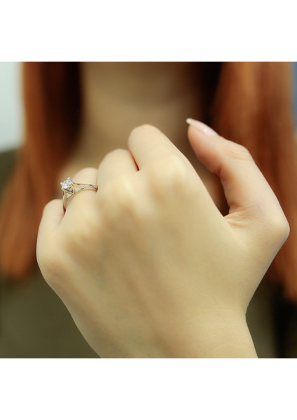 Lova 0,32 Karat Pırlanta Tektaş Yüzük 1050129