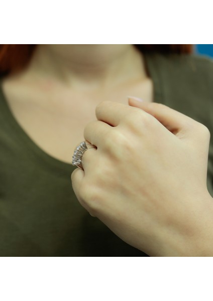 Lova 0,55 Karat Pırlanta Beştaş Yüzük 1010071
