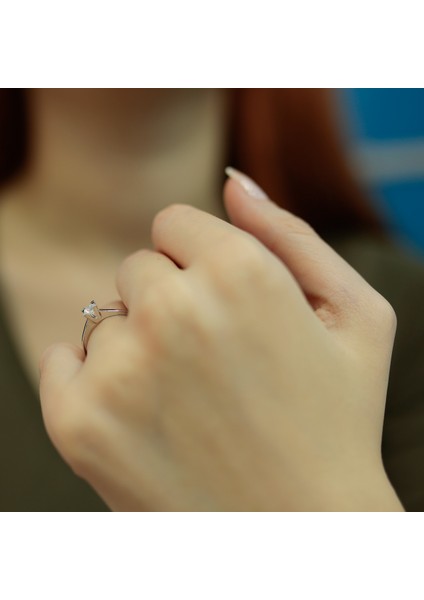 Lova G Renk 0,19 Karat Pırlanta Tektaş Yüzük 1040023 modelleri