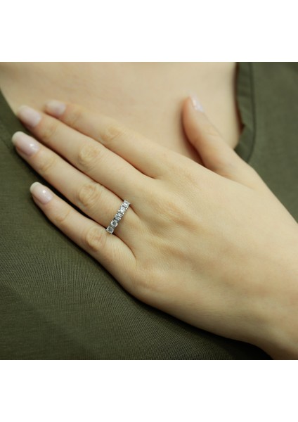 Lova G Renk 0,65 Karat Pırlanta Beştaş Yüzük 1050201 fırsatları