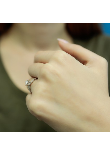 Lova Toplam 0,30 Karat Pırlanta Tektaş Yüzük 1070057