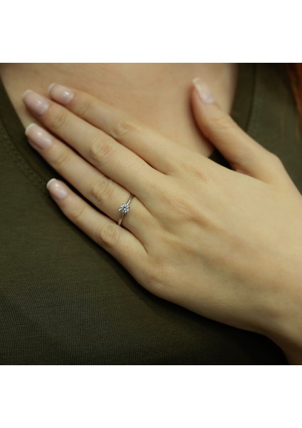 Lova E Renk 0,27 Karat Pırlanta Tektaş Yüzük 1020099