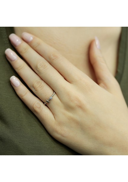 Lova F Renk 0,05 Karat Pırlanta Tektaş Yüzük 1020120