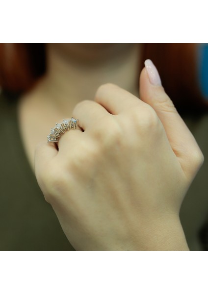 Lova 1 Karat Efektli Pırlanta Beştaş Yüzük 1070105 modelleri