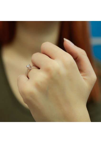 Lova 0,20 Karat Pırlanta Tektaş Yüzük 1070001