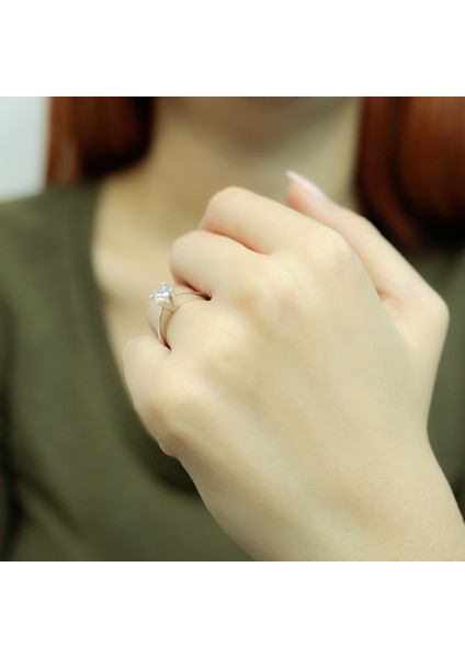 Lova F Renk 0,60 Karat Pırlanta Tektaş Yüzük 1060013