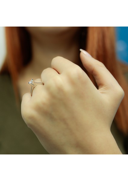 Lova E Renk 0,42 Karat Pırlanta Tektaş Yüzük 1020015