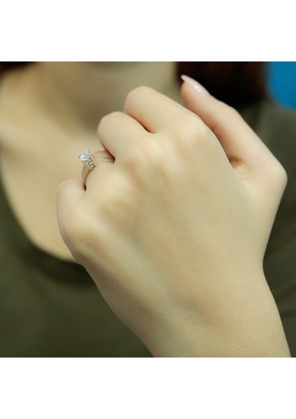 Lova G Renk 0,65 Karat Pırlanta Tektaş Yüzük 1030031 modelleri