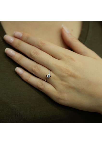 Lova H Renk 0,30 Karat Pırlanta Tektaş Yüzük 1060052 fırsatları