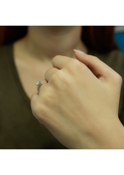 Lova F Renk 0,43 Karat Pırlanta Tektaş Yüzük 1010047