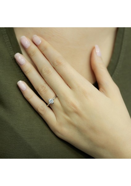 Lova G Renk 0,50 Karat Pırlanta Tektaş Yüzük 1020065 fırsatları