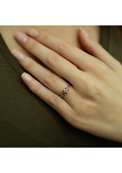 Lova E Renk 0,22 Karat Pırlanta Tektaş Yüzük 1030082 fırsatları