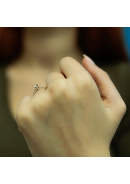 Lova D Renk 0,14 Karat Pırlanta Tektaş Yüzük 1020016