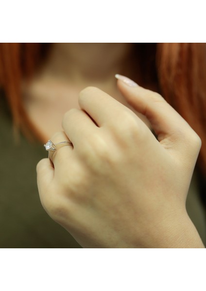 Lova F Renk 0,42 Karat Pırlanta Tektaş Yüzük 1030061