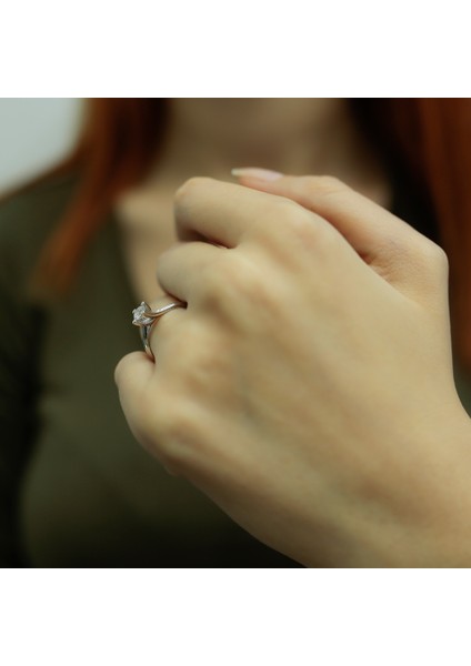 Lova G Renk 0,30 Karat Pırlanta Tektaş Yüzük 1050081 modelleri