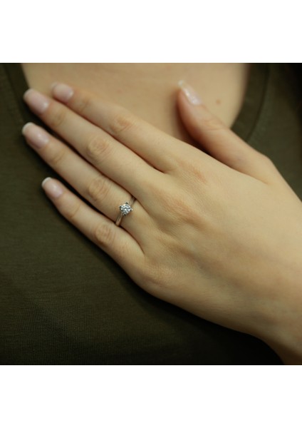 Lova G Renk 0,30 Karat Pırlanta Tektaş Yüzük 1050081 fırsatları