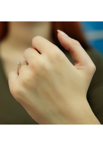 Lova G-VS2 0,18 Karat Pırlanta Tektaş Yüzük 1030053