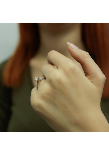 Lova H Renk 0,31 Karat Pırlanta Tektaş Yüzük 1070032