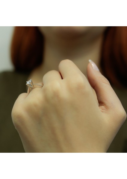 Lova G Renk 0,45 Karat Pırlanta Tektaş Yüzük 1060009