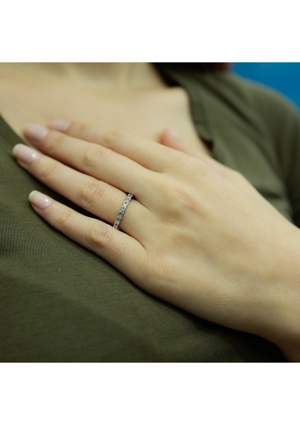 Lova 0,27 Karat Pırlanta Yarımtur Yüzük 1060100
