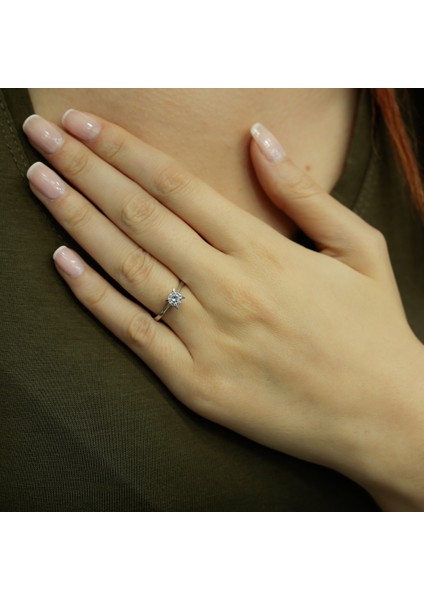 Lova F Renk 0,43 Karat Pırlanta Tektaş Yüzük 1050065 fırsatları
