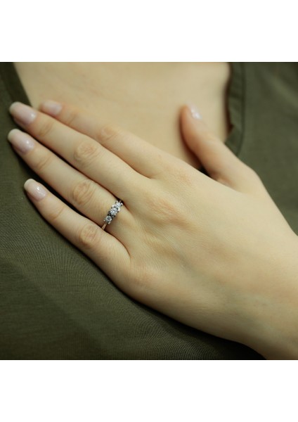 Lova 0,32 Karat Pırlanta Tria Yüzük 1050227 fırsatları